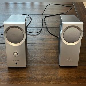 Bose Companion 2 Series  Pair of Desktop Computer Speakers: No Power Cord